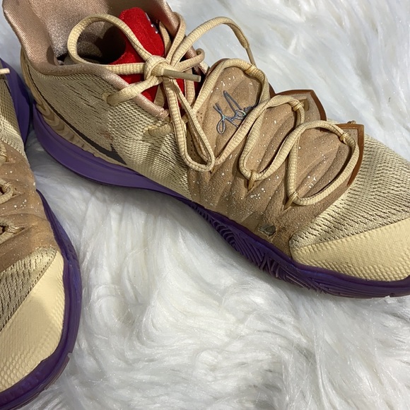 Nike Kyrie 5 Concepts Ikhet Kyrie Irving Collaboration - Picture 13 of 15